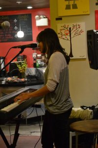 224944_207493435938888_6742834_n